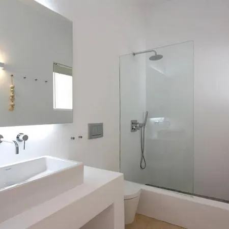 Paros Sleeps 14 Pool T714103 *
